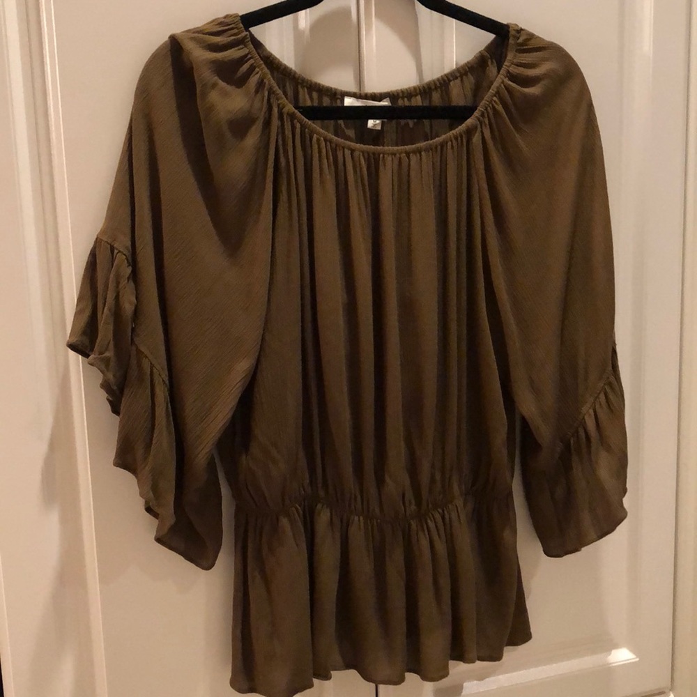 Love Tree Bohemian Flutter 3/4 draped sleeved NWOT olive green short waist top